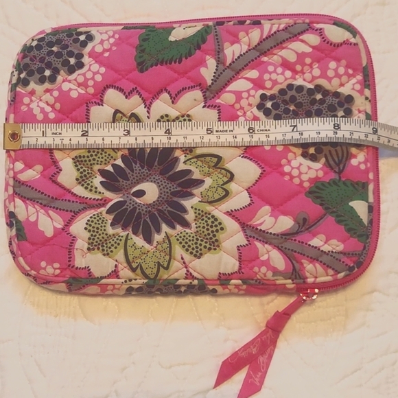 Vera Bradley Tablet Case Priscilla Pink Pattern, Like New - Picture 6 of 7